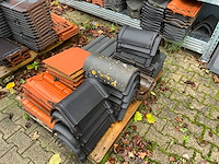 Partij dakpannen met stelling - afbeelding 4 van  10