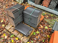 Partij dakpannen met stelling - afbeelding 5 van  10