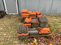 Partij dakpannen met stelling - afbeelding 3 van  10
