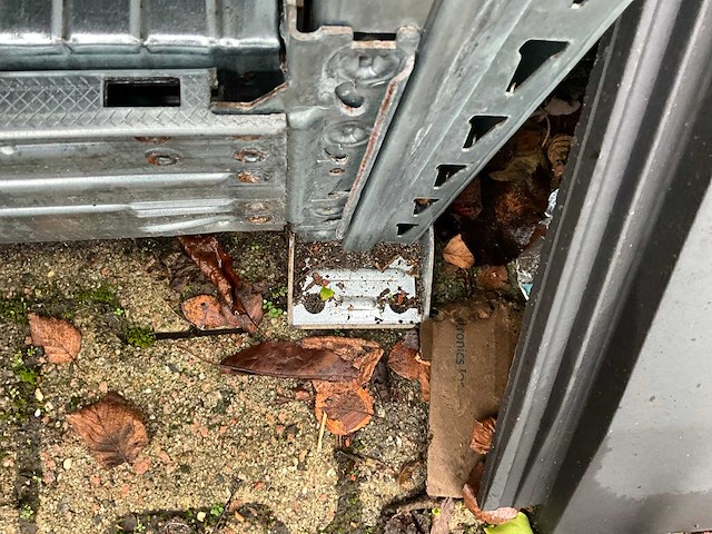 Partij dakpannen met stelling - afbeelding 9 van  10