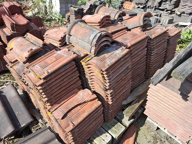 Partij dakpannen, stenen, lijmblokken etc. - afbeelding 3 van  9