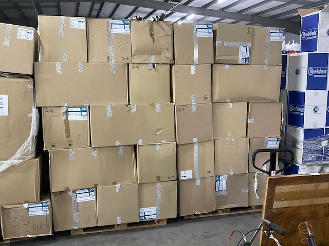 Partij dakplaat vul profielen (8 pallets) - afbeelding 7 van  7
