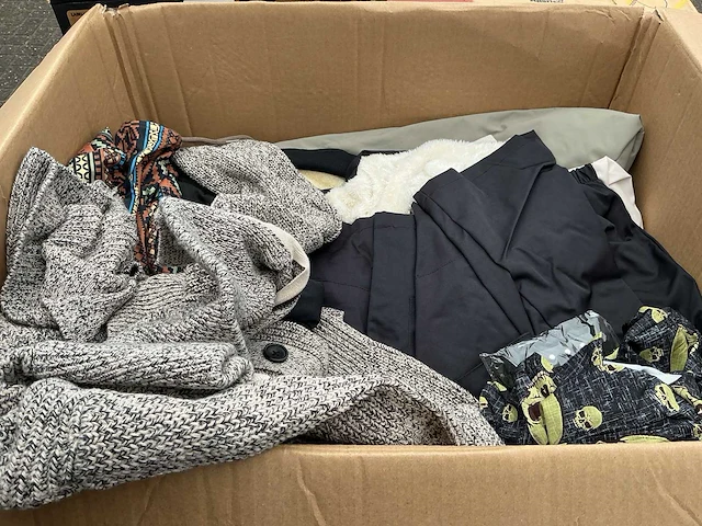 Partij | dames, heren & kinderkleding - afbeelding 8 van  9