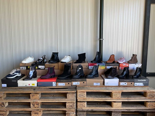 Partij dames schoenen (19x) - afbeelding 1 van  12