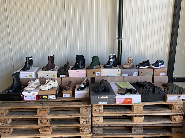 Partij dames schoenen (19x) - afbeelding 1 van  11