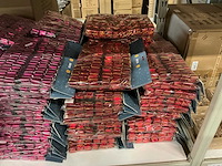 Partij deco decoratiemateriaal cadeautjes op stekers 60pcs/verpakking (126x) - afbeelding 6 van  10