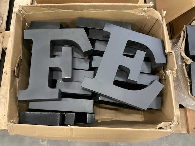 Partij decoratie letters, 6 pallets - afbeelding 7 van  16