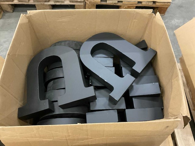 Partij decoratie letters, 6 pallets - afbeelding 14 van  16