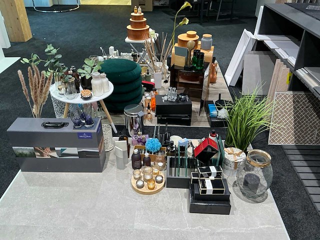 Partij decoratie materiaal - afbeelding 2 van  10