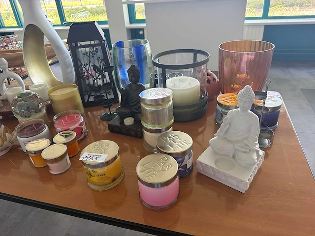 Partij decoratiemateriaal (kaarsen) - afbeelding 2 van  6