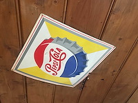 Partij decoratiemateriaal uit het café - afbeelding 5 van  12