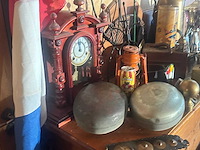 Partij decoratiemateriaal uit het café - afbeelding 9 van  12