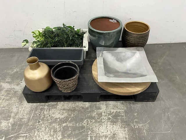 Partij decoratiemateriaal - afbeelding 1 van  7