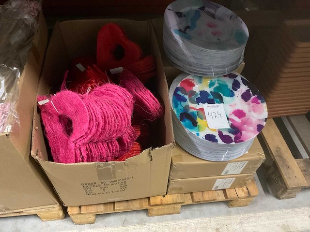 Partij decoratiemateriaal - afbeelding 10 van  35