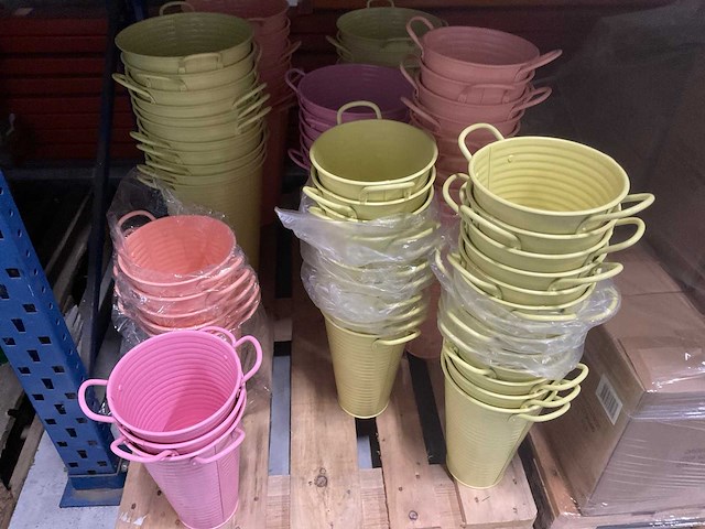 Partij decoratiemateriaal - afbeelding 35 van  35