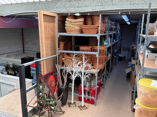 Partij decoratiemateriaal - afbeelding 1 van  46