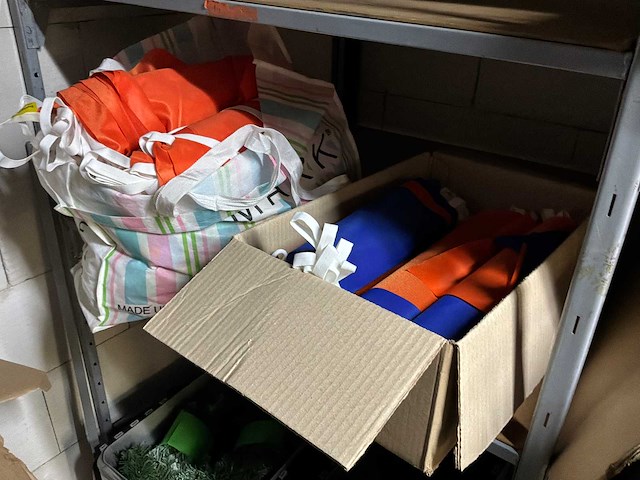 Partij decoratiemateriaal - afbeelding 18 van  46