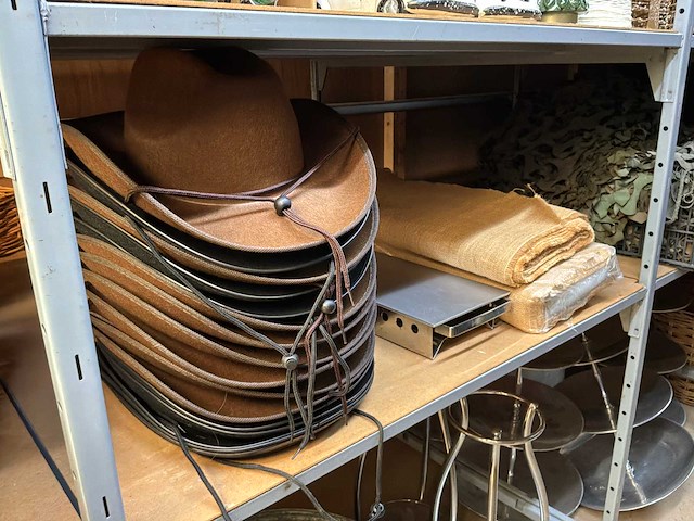 Partij decoratiemateriaal - afbeelding 46 van  46