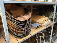 Partij decoratiemateriaal - afbeelding 46 van  46