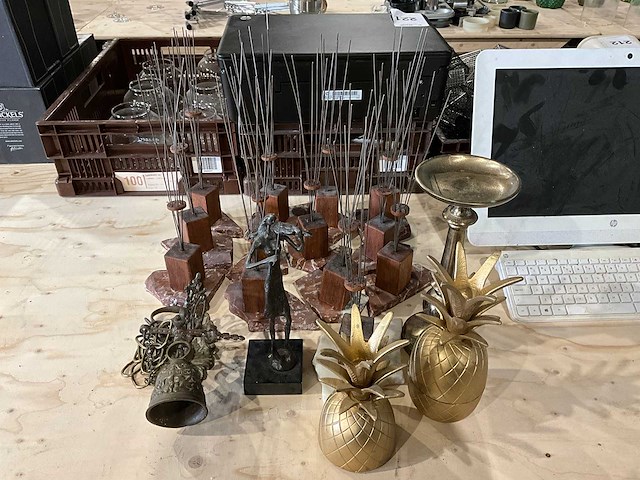 Partij decoratiemateriaal - afbeelding 1 van  4