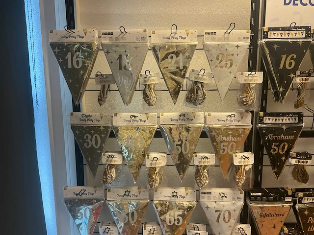 Partij decoratiemateriaal - afbeelding 4 van  11