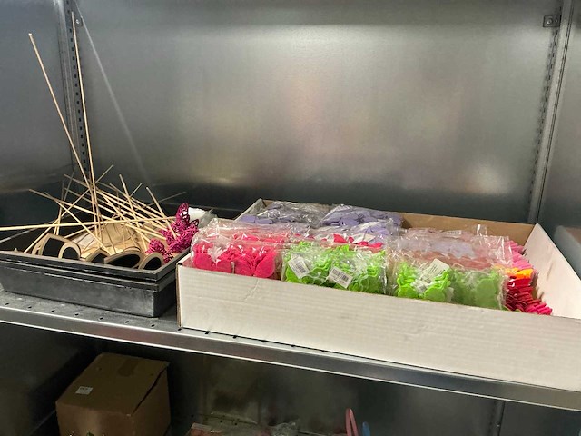 Partij decoratiematerialen - afbeelding 12 van  88