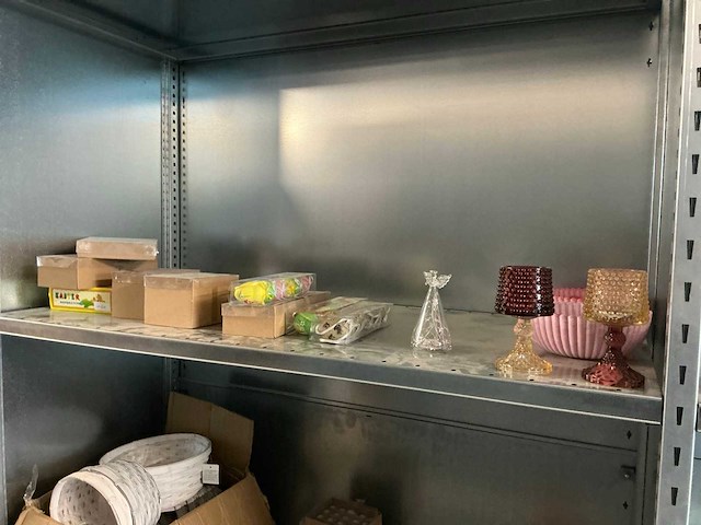 Partij decoratiematerialen - afbeelding 29 van  88