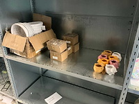 Partij decoratiematerialen - afbeelding 30 van  88