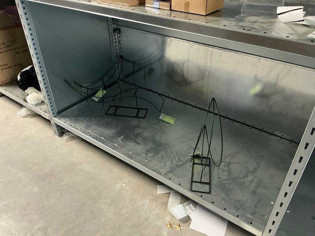 Partij decoratiematerialen - afbeelding 31 van  88