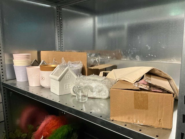 Partij decoratiematerialen - afbeelding 48 van  88