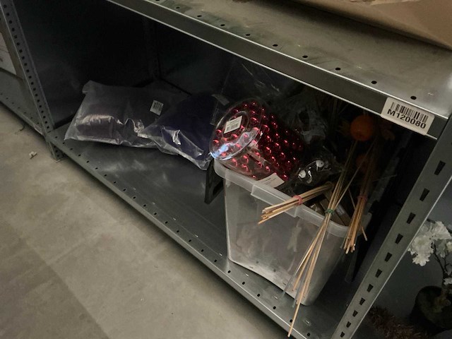 Partij decoratiematerialen - afbeelding 50 van  88