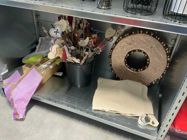 Partij decoratiematerialen - afbeelding 45 van  88