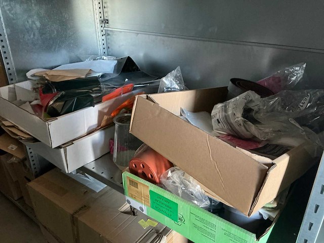 Partij decoratiematerialen - afbeelding 58 van  88