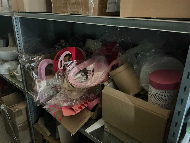 Partij decoratiematerialen - afbeelding 61 van  88