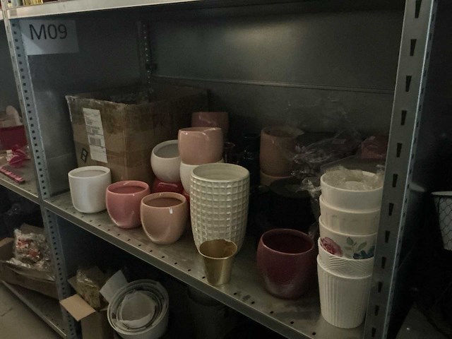 Partij decoratiematerialen - afbeelding 68 van  88