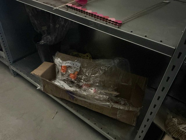 Partij decoratiematerialen - afbeelding 72 van  88