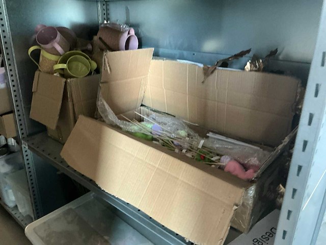 Partij decoratiematerialen - afbeelding 79 van  88