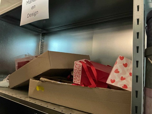 Partij decoratiematerialen - afbeelding 83 van  88