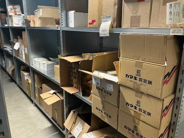 Partij decoratiematerialen - afbeelding 85 van  88