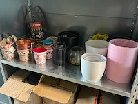 Partij decoratiematerialen - afbeelding 88 van  88