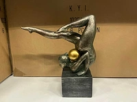 Partij decoratieve beelden h25cm (30x)