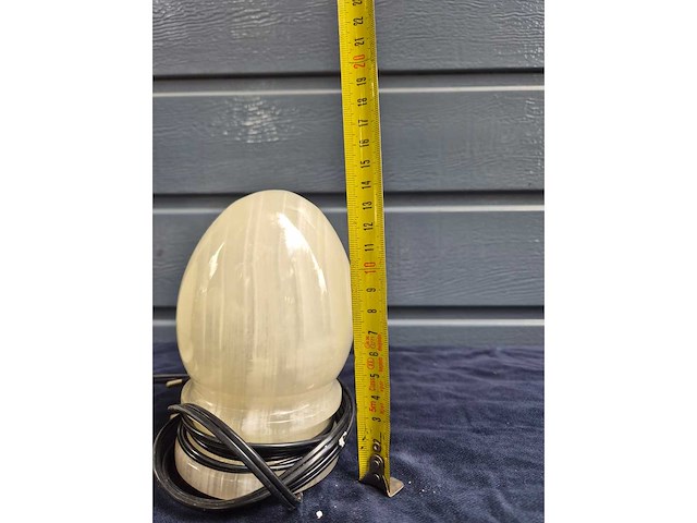 Partij decoratieve eivormige lampen, ronde onderzetters en ballen vervaardigd uit gepolijst marmer/natuursteen - afbeelding 2 van  28