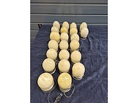 Partij decoratieve eivormige lampen, ronde onderzetters en ballen vervaardigd uit gepolijst marmer/natuursteen - afbeelding 9 van  28