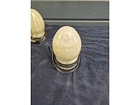 Partij decoratieve eivormige lampen, ronde onderzetters en ballen vervaardigd uit gepolijst marmer/natuursteen - afbeelding 28 van  28