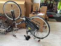 Partij defecte en incomplete fietsen - afbeelding 8 van  9