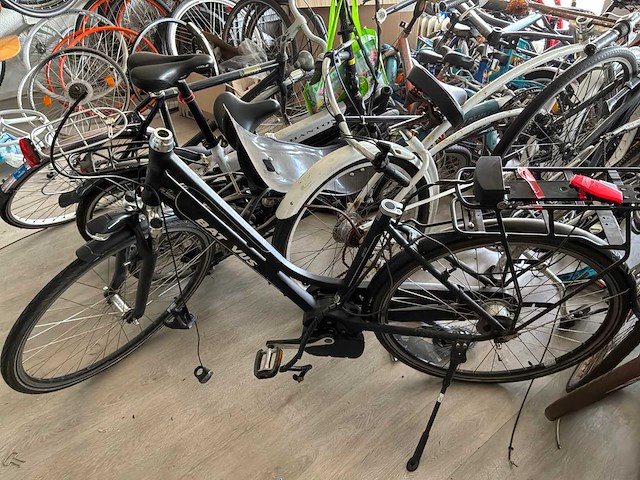 Partij defecte en incomplete fietsen - afbeelding 3 van  8