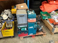 Partij defecte gereedschappen - afbeelding 1 van  11