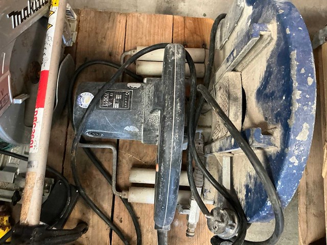 Partij defecte gereedschappen - afbeelding 10 van  11