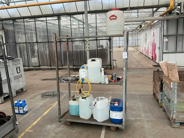 Partij demi water - afbeelding 1 van  5