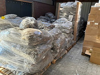 Partij dennenappels - afbeelding 2 van  3